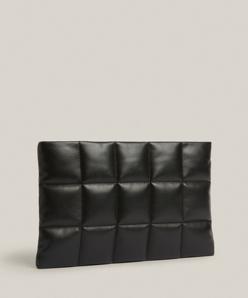 ALLSAINTS(オールセインツ)の「BETTINA LEATHER QUILTED CLUTCH BAG | BETTINA レザー キルト クラッチ バッグ(クラッチバッグ・レディース・ブラック・ONE SIZE)」の6枚目の写真