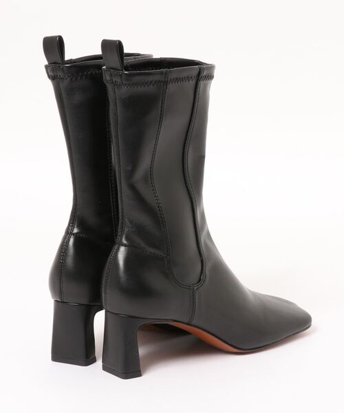 CHARLES & KEITH（チャールズ & キース）の「ステッチトリム スリッポンカーフブーツ / Stitch-Trim Slip-On Calf Boots（ブーツ・レディース・ブラック/ダークブラウン/サンドベージュ・22.5cm/23cm/23.5cm/24.5cm/25cm/25.5cm）」の4枚目の写真