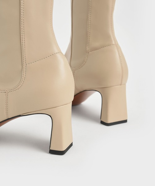 CHARLES & KEITH（チャールズ & キース）の「ステッチトリム スリッポンカーフブーツ / Stitch-Trim Slip-On Calf Boots（ブーツ・レディース・ブラック/ダークブラウン/サンドベージュ・22.5cm/23cm/23.5cm/24.5cm/25cm/25.5cm）」の10枚目の写真