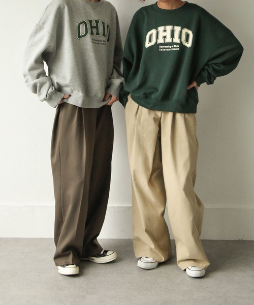 Chillfar（チルファー）の「裏起毛カレッジロゴプリントビッグシルエットスウェットトレーナー / オーバーサイズ（スウェット・レディース・ダークグリーン/グレー/アイボリー系1/チャコール/アイボリー系/オートミール・MEDIUM/LARGE）」の11枚目の写真