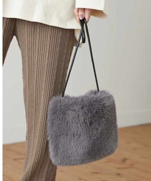 Green　Parks（グリーンパークス）の「・エコファーミニショルダーバッグ＊（ショルダーバッグ・レディース・ブルー/グリーン/グレー/アイボリー/モカ・FREE）」の3枚目の写真