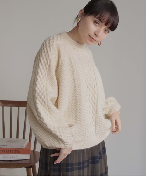 HER CLOSET（ハークローゼット）の「【shemoshelly】WEB限定バルキーラグランケーブルニット（ニット/セーター・レディース・アイボリー/マスタード/レッド/カーキ/ブルー・M）」の16枚目の写真