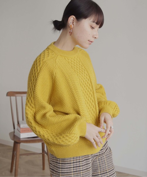 HER CLOSET（ハークローゼット）の「【shemoshelly】WEB限定バルキーラグランケーブルニット（ニット/セーター・レディース・アイボリー/マスタード/レッド/カーキ/ブルー・M）」の14枚目の写真