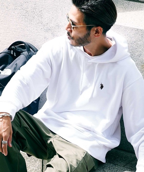U.S. POLO ASSN.（ユーエスポロアッスン）の「US.POLO ASSN./ユーエスポロアッスン ブランド別注 裏毛スウェット プルオーバー フーディー パーカー（パーカー・メンズ・ブラック×ホワイト/グレー系その他/グレー系その他2/ホワイト×ブラック/ブルー系その他/ブラック系その他/ネイビー/グリーン系その他/グリーン/グレー系その他3/ホワイト系その他/ブルー系その他2/グレー系その他4・MEDIUM/LARGE）」の2枚目の写真