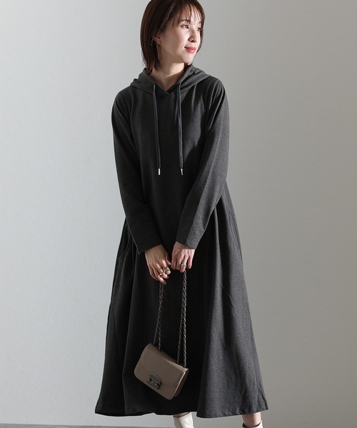 ElegChic(エレグシック)の「ミニ裏毛リラクシングワンピース(ワンピース・レディース・チャコールグレー/杢グレー・L/XXL/4L)」の1枚目の写真
