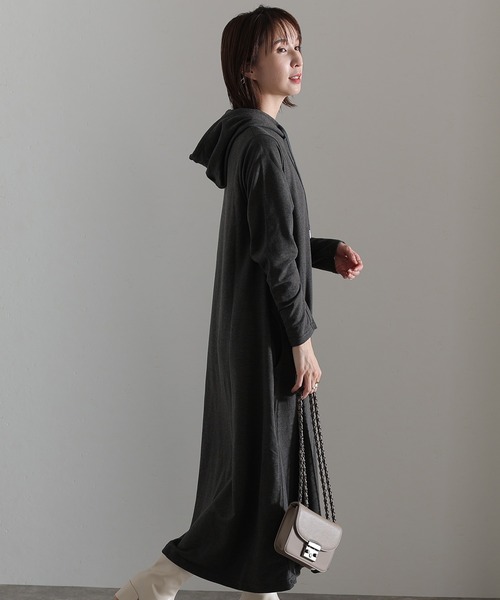 ElegChic(エレグシック)の「ミニ裏毛リラクシングワンピース(ワンピース・レディース・チャコールグレー/杢グレー・L/XXL/4L)」の4枚目の写真