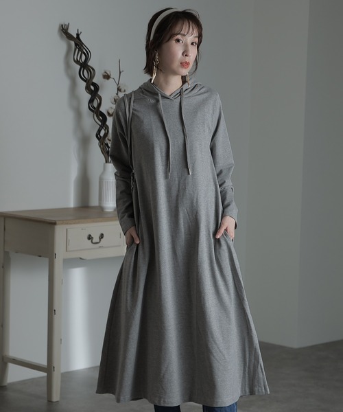 ElegChic(エレグシック)の「ミニ裏毛リラクシングワンピース(ワンピース・レディース・チャコールグレー/杢グレー・L/XXL/4L)」の7枚目の写真