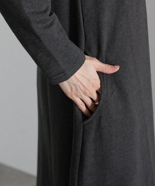 ElegChic(エレグシック)の「ミニ裏毛リラクシングワンピース(ワンピース・レディース・チャコールグレー/杢グレー・L/XXL/4L)」の13枚目の写真