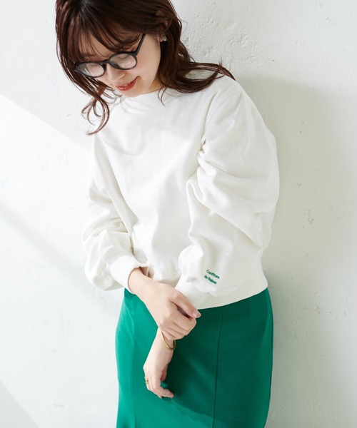 natural couture（ナチュラルクチュール）の「袖口刺繍コンパクト裏毛プルオーバー（Tシャツ/カットソー・レディース・オフホワイト/スミクロ/ライトグレー/レッド・FREE）」の2枚目の写真