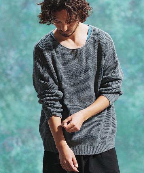 Jih Nunc(ジーヌンク)の「mn2533-ルーズネックワイドシルエットニット(ニット/セーター・メンズ・モカ/レッド/ブラック・M/S/L)」の2枚目の写真