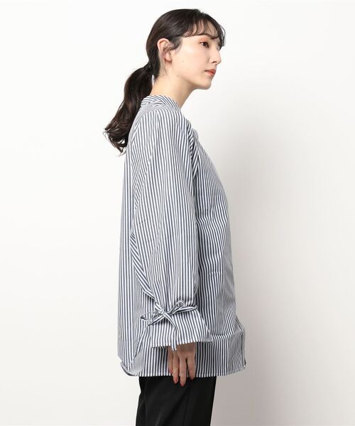 KOBE LETTUCE(コウベレタス)の「ストライプ袖リボンブラウス(シャツ/ブラウス・レディース・ホワイト×ネイビー/ホワイト系その他/ホワイト系その他2・FREE)」の4枚目の写真