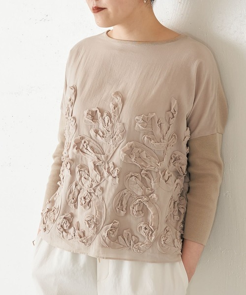 BEARDSLEY（ビアズリー）の「テープ刺繍プルオーバー（ニット/セーター・レディース・ベージュ/ネイビー・FREE）」の3枚目の写真