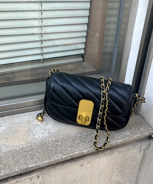 prose verse（プロズヴェール）の「キルティングチェーンバッグ（ショルダーバッグ・レディース・オフホワイト/ブラック/グリーン・ﾌﾘ-）」の3枚目の写真