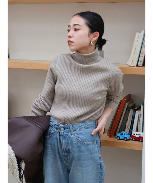 Ungrid（アングリッド）の「ウォッシャブルタートルニット（ニット/セーター・レディース・チャコールグレー/アイボリー/ヘザーグレー/グリーン/ブルー/オレンジ/レッド/ブラック・FREE）」の19枚目の写真