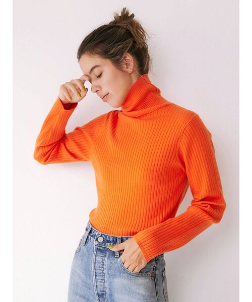 Ungrid（アングリッド）の「ウォッシャブルタートルニット（ニット/セーター・レディース・チャコールグレー/アイボリー/ヘザーグレー/グリーン/ブルー/オレンジ/レッド/ブラック・FREE）」の22枚目の写真