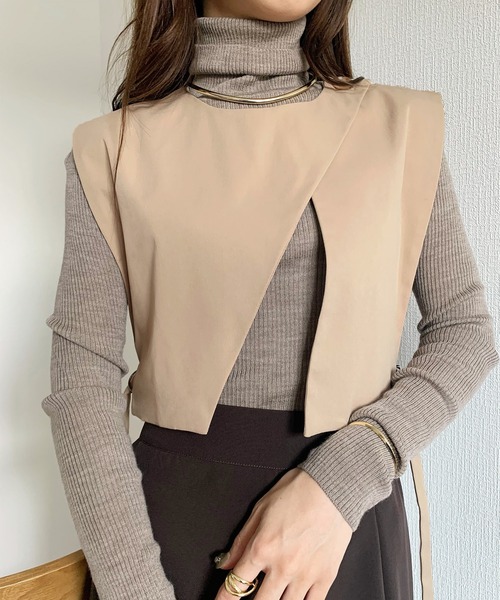 callautia(カラウティア)の「サイドベルトショートベスト(ベスト・レディース・ダークグリーン/ベージュ/ブラック/ブラウン/グレー系その他/チャコール・SMALL/MEDIUM/LARGE)」の13枚目の写真