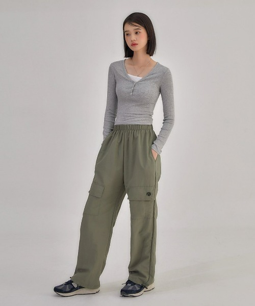muahmuah（ムーアムーア）の「A'GEM/9 × .kom『muah muah/ムーアムーア』BALLOON FIT WIDE CARGO BANDING PANTS/バルーンフィットワイドカーゴパンツ（カーゴパンツ・レディース・ブラック/カーキ・FREE）」の11枚目の写真