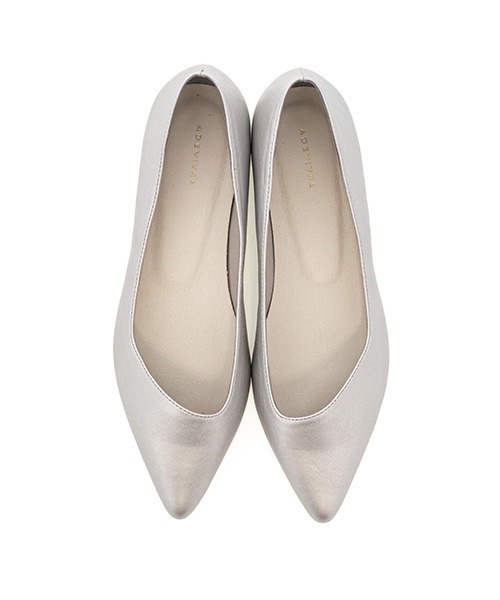 A de Vivre(アドゥヴィーヴル)の「サステナブル 撥水/3E スエードパンプス(パンプス・レディース・ブラック/ベージュ/シルバー/ブラック系その他・24/22.5/23/23.5/22/24.5/25)」の1枚目の写真