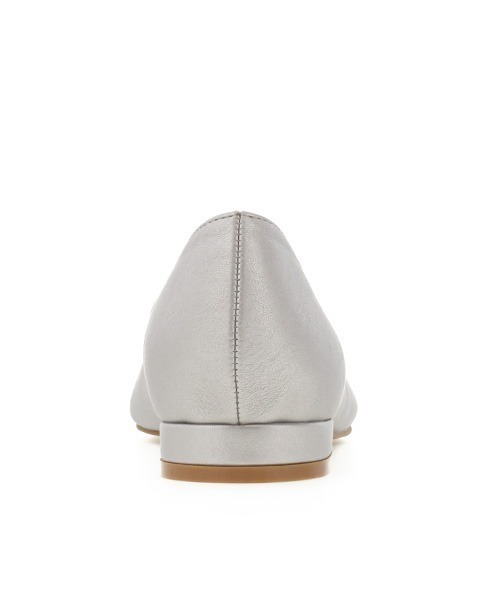 A de Vivre(アドゥヴィーヴル)の「サステナブル 撥水/3E スエードパンプス(パンプス・レディース・ブラック/ベージュ/シルバー/ブラック系その他・24/22.5/23/23.5/22/24.5/25)」の13枚目の写真