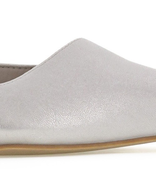 A de Vivre(アドゥヴィーヴル)の「サステナブル 撥水/3E スエードパンプス(パンプス・レディース・ブラック/ベージュ/シルバー/ブラック系その他・24/22.5/23/23.5/22/24.5/25)」の5枚目の写真