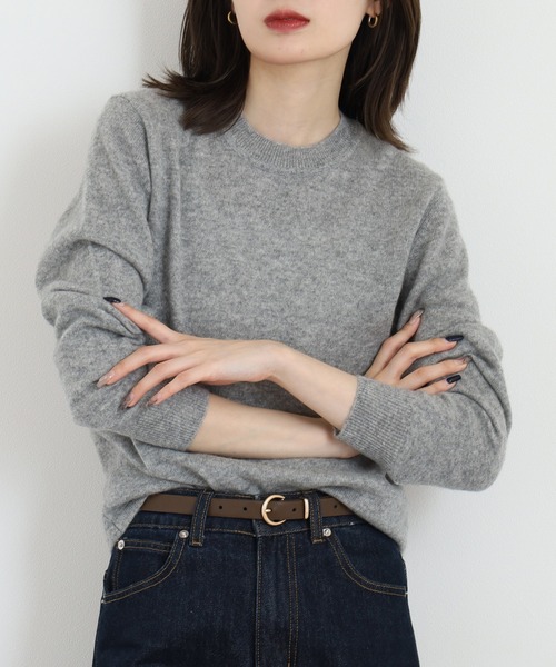 BRODIAEA（ブローディア）の「BRODIAEA 洗えるカシミヤシリーズ クルーネックニット（ニット/セーター・レディース・チャコールグレー/ブラック/サンドベージュ/ライム/チェリーピンク/ボルドー/ラベンダー/ライトピンク/バイオレット/コバルトブルー/オフホワイト/サックスブルー/モカ/エメラルド/シルバーグレー/ライラック/アクア/チェリーレッド/ピンクベージュ/ローズ/イエロー・40）」の5枚目の写真