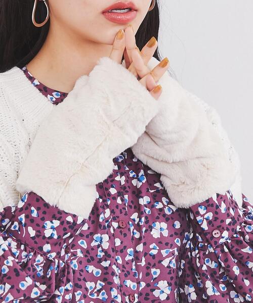 coen（コーエン）の「フェイクファーミトン（手袋・レディース・イエロー/オフホワイト/ダークグレー/ブラウン・FREE）」の2枚目の写真