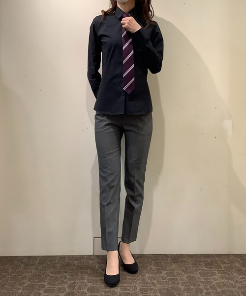 TOKYO SHIRTS（トウキョウシャツ）の「形態安定ノーアイロン レギュラー衿 長袖ビジネスワイシャツ（ビジネスシャツ・レディース・ブラック・XS/S/M/L/LL/XL）」の13枚目の写真