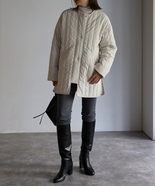 Bonjour Sagan（ボンジュールサガン）の「【2022 新作】ファーベスト×キルティングコート（ノーカラーコート・レディース・アイボリー/モカ・FREE）」の9枚目の写真
