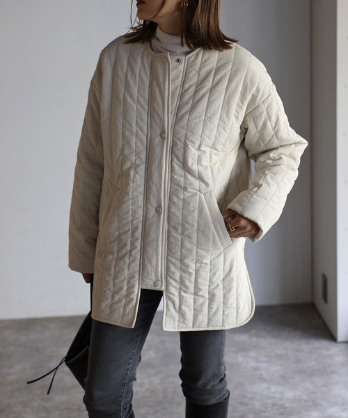 Bonjour Sagan（ボンジュールサガン）の「【2022 新作】ファーベスト×キルティングコート（ノーカラーコート・レディース・アイボリー/モカ・FREE）」の10枚目の写真