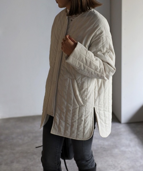 Bonjour Sagan（ボンジュールサガン）の「【2022 新作】ファーベスト×キルティングコート（ノーカラーコート・レディース・アイボリー/モカ・FREE）」の11枚目の写真