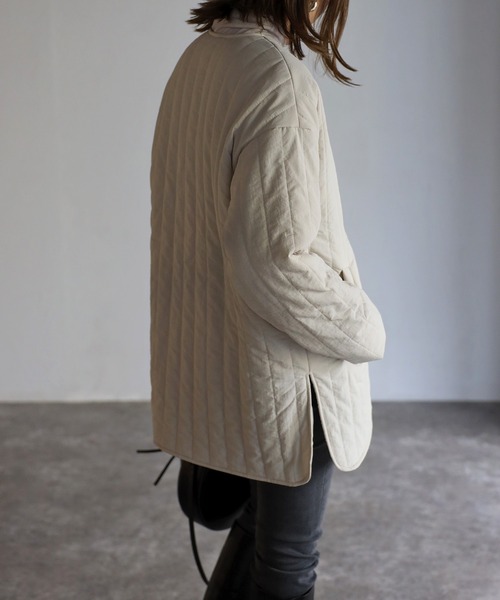 Bonjour Sagan（ボンジュールサガン）の「【2022 新作】ファーベスト×キルティングコート（ノーカラーコート・レディース・アイボリー/モカ・FREE）」の13枚目の写真