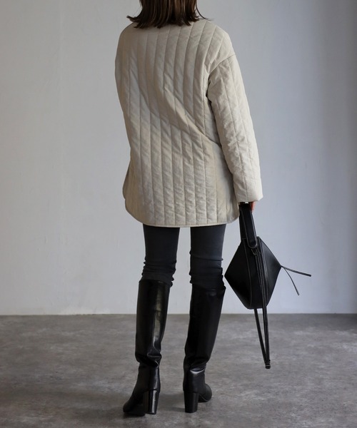 Bonjour Sagan（ボンジュールサガン）の「【2022 新作】ファーベスト×キルティングコート（ノーカラーコート・レディース・アイボリー/モカ・FREE）」の15枚目の写真