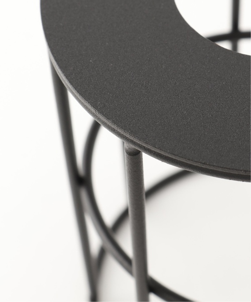 journal standard Furniture （ジャーナルスタンダードファニチャー）の「【DRAW A LINE/ドローアライン】204 Wire Shade ※シェードのみ（照明・レディース・ブラック/ホワイト・FREE）」の6枚目の写真