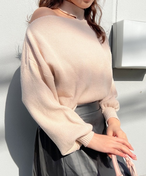 Lamoa（ラモア）の「Lamoa/ショルダーカット ボリュームスリーブ ニット（ニット/セーター・レディース・アイボリー/ブラック/グレー/ブラウン・FREE）」の2枚目の写真