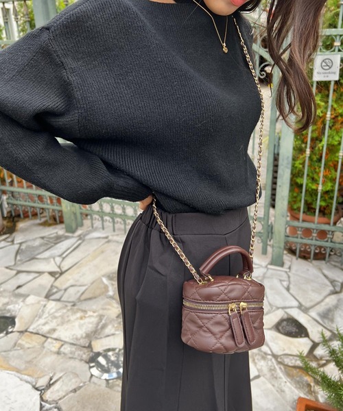 Lamoa（ラモア）の「Lamoa/ショルダーカット ボリュームスリーブ ニット（ニット/セーター・レディース・アイボリー/ブラック/グレー/ブラウン・FREE）」の5枚目の写真