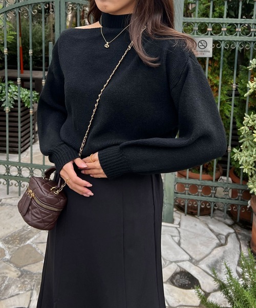 Lamoa（ラモア）の「Lamoa/ショルダーカット ボリュームスリーブ ニット（ニット/セーター・レディース・アイボリー/ブラック/グレー/ブラウン・FREE）」の7枚目の写真