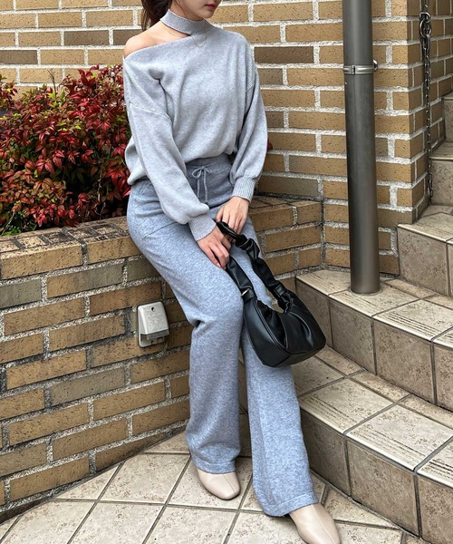 Lamoa（ラモア）の「Lamoa/ショルダーカット ボリュームスリーブ ニット（ニット/セーター・レディース・アイボリー/ブラック/グレー/ブラウン・FREE）」の19枚目の写真