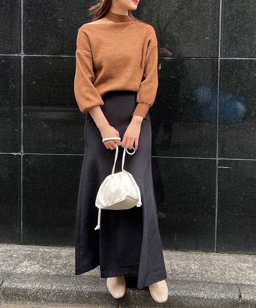 Lamoa（ラモア）の「Lamoa/ショルダーカット ボリュームスリーブ ニット（ニット/セーター・レディース・アイボリー/ブラック/グレー/ブラウン・FREE）」の21枚目の写真