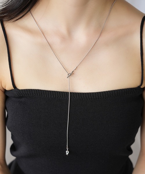IAMUSE（アイアミューズ）の「金属アレルギー対応　ノットチェーンネックレス S0868【IAMUSE】（ネックレス・レディース・シルバー/ゴールド・FREE）」の10枚目の写真