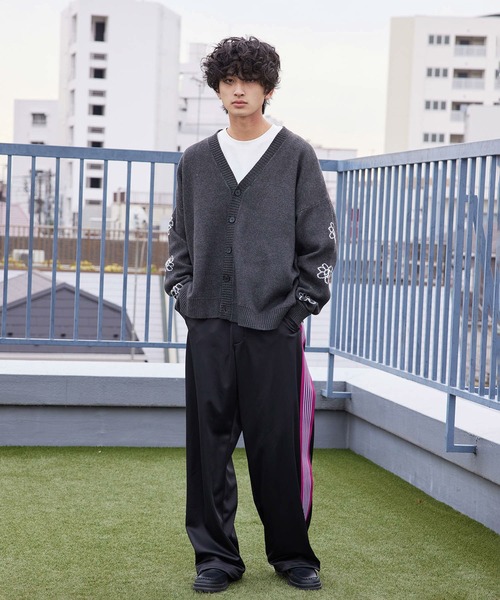 re_k by JUNRED（レクバイジュンレッド）の「re_k by JUNRED / ピースデイジージャガードニットカーディガン（カーディガン/ボレロ・メンズ・チャコールグレー/ライトグレー/サックスブルー・S/M/L）」の13枚目の写真