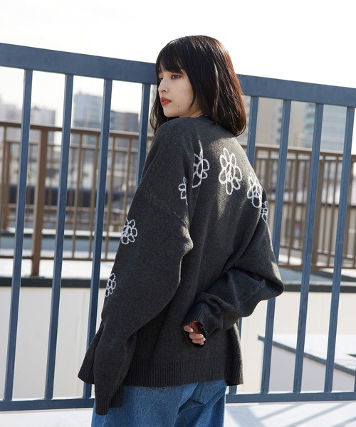 re_k by JUNRED（レクバイジュンレッド）の「re_k by JUNRED / ピースデイジージャガードニットカーディガン（カーディガン/ボレロ・メンズ・チャコールグレー/ライトグレー/サックスブルー・S/M/L）」の14枚目の写真