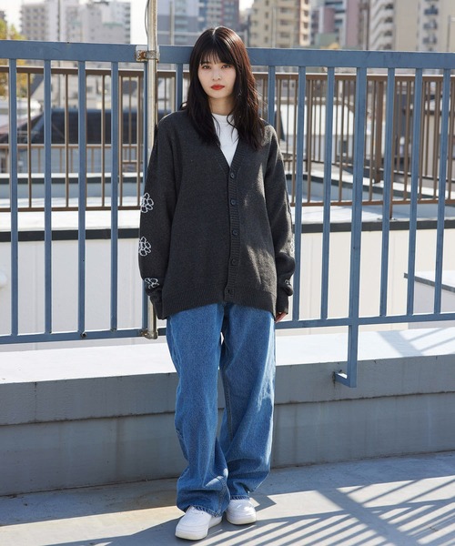 re_k by JUNRED（レクバイジュンレッド）の「re_k by JUNRED / ピースデイジージャガードニットカーディガン（カーディガン/ボレロ・メンズ・チャコールグレー/ライトグレー/サックスブルー・S/M/L）」の10枚目の写真