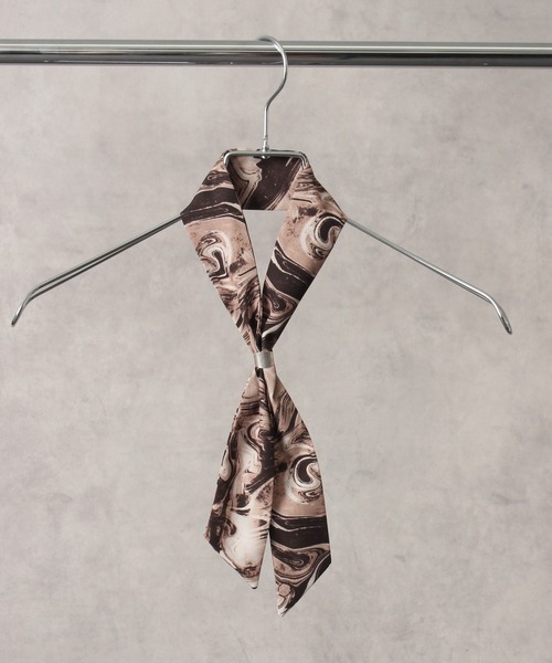 welise（ウェライズ）の「【welise/ウェライズ】シルクタッチ 総柄スカーフ（バンダナ/スカーフ・メンズ・ブラック系その他/グレー系その他/ブラウン系その他/ベージュ系その他/グリーン系その他/ブルー系その他/ブルーグレー/レッド系その他/グリーン系その他2/グレイッシュベージュ/カーキ/ホワイト系その他/ベージュ系その他2/ブラック系その他2/ベージュ×ブラック/オリーブ/マルチ/ブラック系その他3/ブラック系その他4/ブラック系その他5/ホワイト系その他2・FREE）」の11枚目の写真