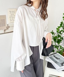 イレギュラーヘムスキッパーネックシャツ