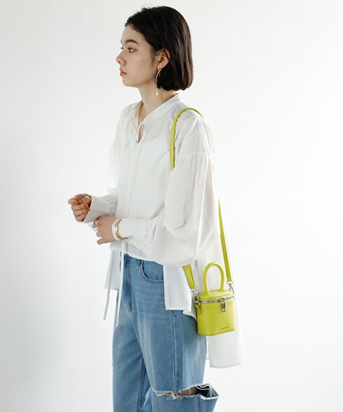 GeeRA(ジーラ)の「イレギュラーヘムスキッパーネックシャツ(シャツ/ブラウス・レディース・ピンク/ホワイト/ブラック・LARGE/MEDIUM)」の4枚目の写真