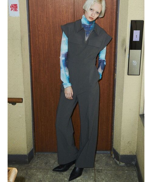 VEQUM（VEQUM）の「【VEQUM】HALF ZIP JUMPSUIT（つなぎ/オールインワン・レディース・ブラック/グレー・SMALL/MEDIUM）」の2枚目の写真