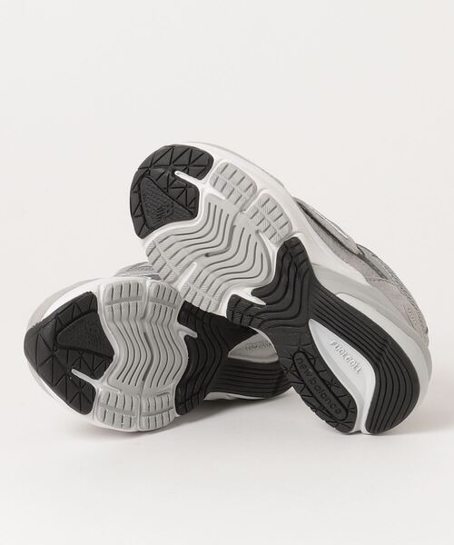 NEW BALANCE(ニューバランス)の「FuelCell 990 v6(スニーカー・キッズ・グレー・18.5cm/19.0cm/20.5cm/21.0cm/17.0cm/19.5cm/17.5cm/18.0cm/20.0cm/21.5cm)」の2枚目の写真