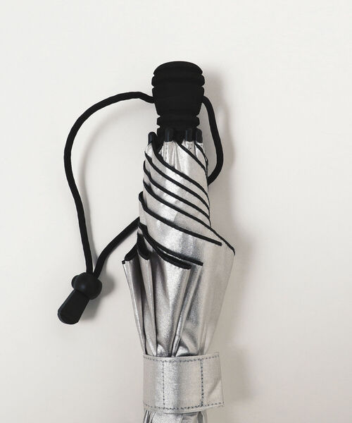 bpr BEAMS（ビーピーアール ビームス ）の「Euro SCHIRM / スイング ライトフレックス アンブレラ（長傘・メンズ・シルバー/ブラック・ONE SIZE）」の5枚目の写真