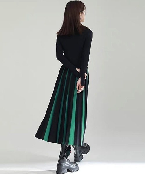 SEN TOKYO（セントーキョー）の「バイカラーでアクセント。バイカラーAラインニットスカート（スカート・レディース・ホワイト×ブラック/グリーン・FREE）」の17枚目の写真