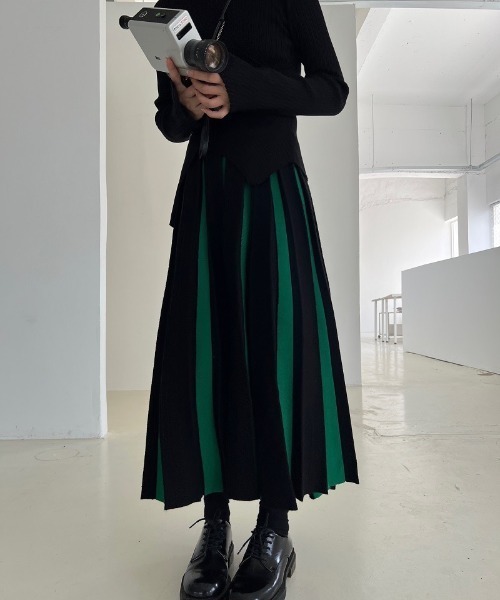 SEN TOKYO（セントーキョー）の「バイカラーでアクセント。バイカラーAラインニットスカート（スカート・レディース・ホワイト×ブラック/グリーン・FREE）」の22枚目の写真